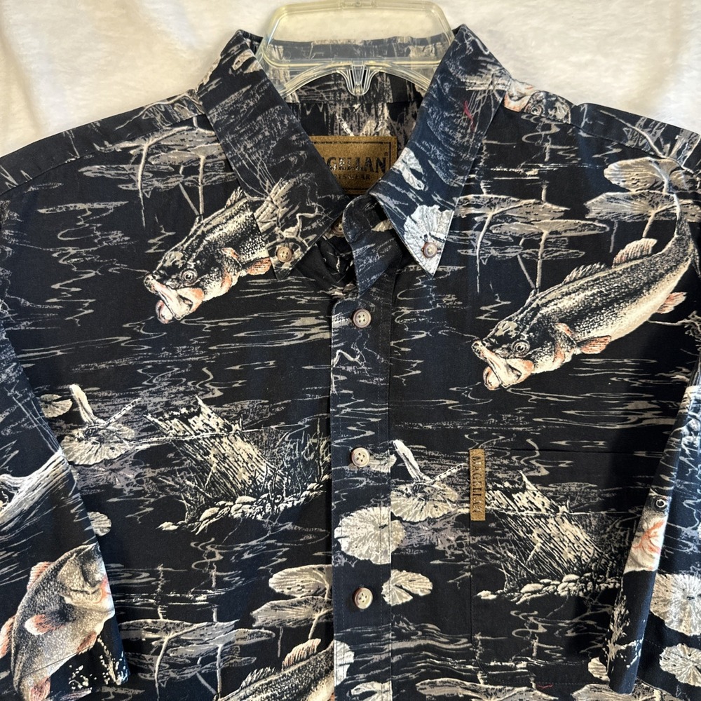 Magellan Sportswear Men's Short Sleeve Button Up Shirt Fishing Print Mens Size L